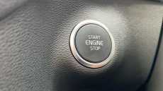 Volvo XC40 2.0 B3P Ultimate Dark 5dr Auto Petrol Estate